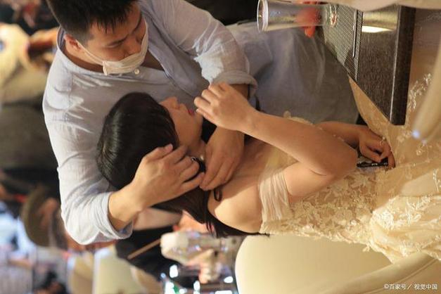白丝美女猛操的相关介绍