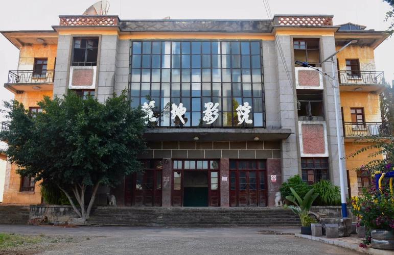 一边摸一边搞的相关介绍