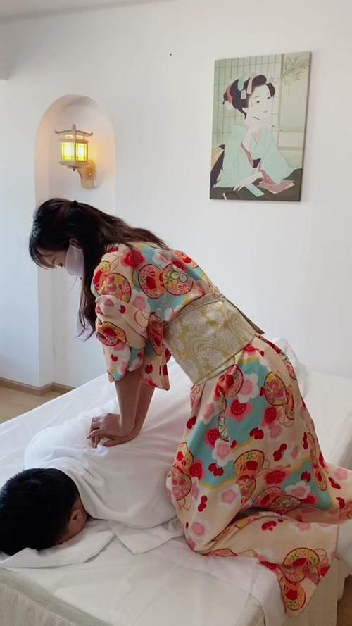 动漫男女一起的相关介绍