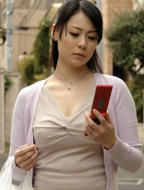 精品人妻爱啪啪的相关介绍