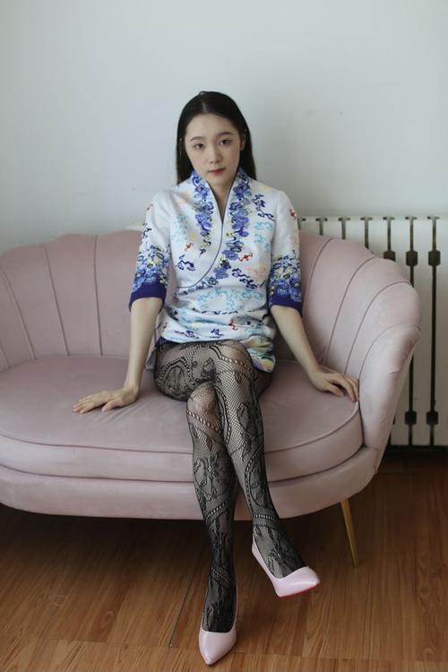 把美女操哭的相关介绍