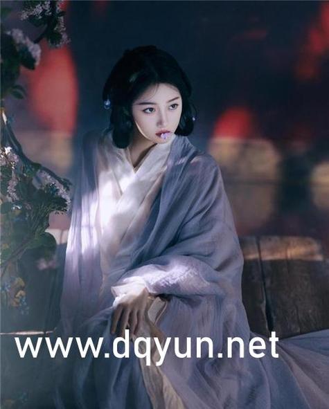 操哭美女视频的相关介绍
