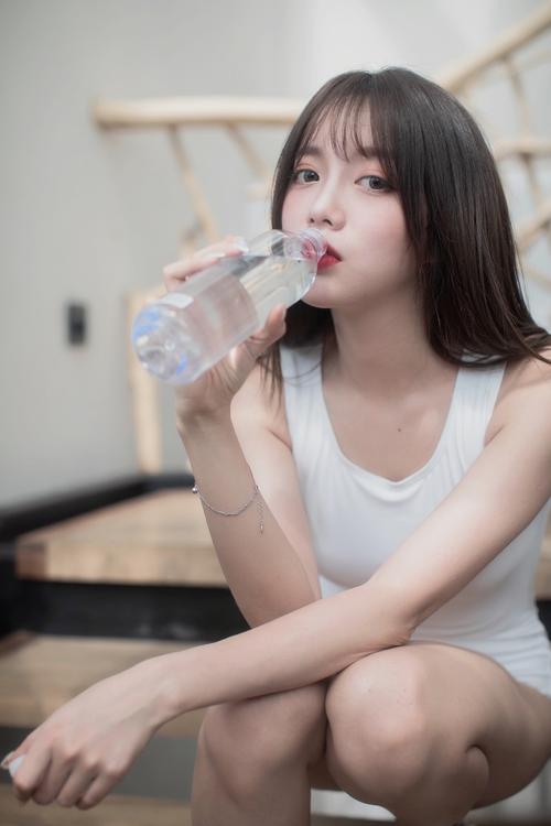丰满的少妇av一区二区三区的相关介绍