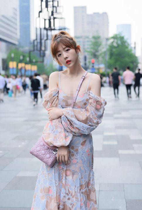 操的美女流白浆视频的相关介绍