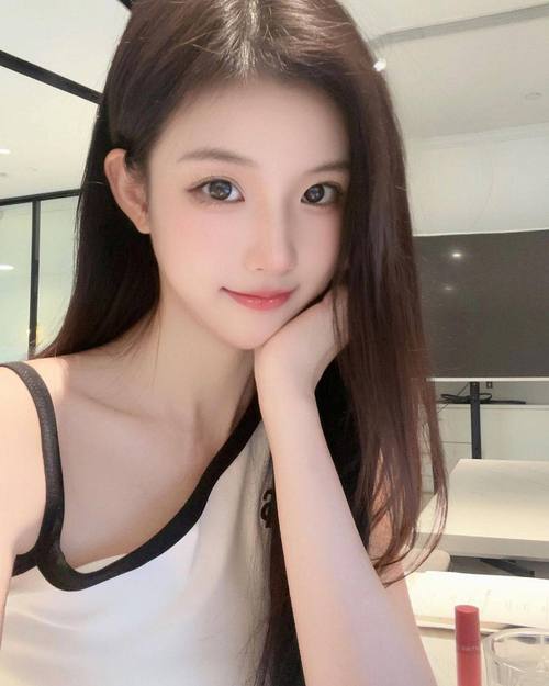 强d漂亮雪白丰满少妇av的相关介绍